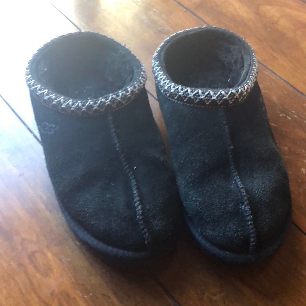 Ugg Slippers Size US 4 Black Used